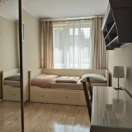 Duze Mieszkanie - 3 Pokoje Na Parterze Dla Max 6 Osob Gdynia